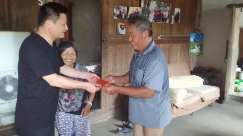 成都社会工作：温暖之光在社会各个角落闪耀